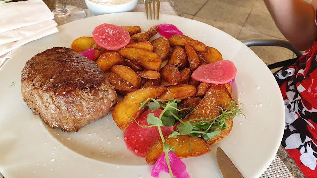 Tata, Tópart stny. 1, 2890