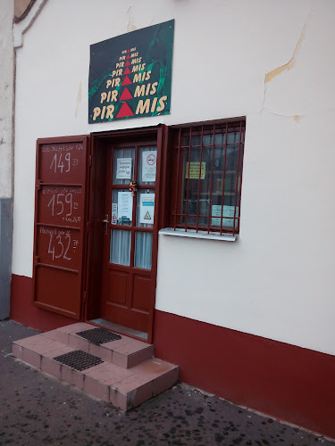 PIRAMIS Italkereskedés