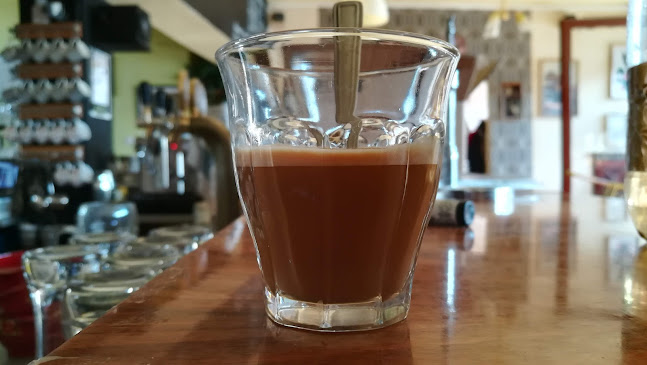 Comentarii opinii despre Művész Presszó