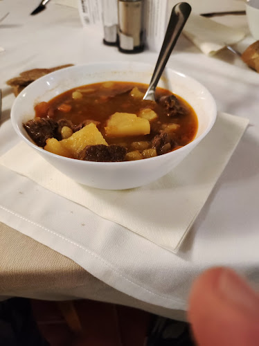 Comentarii opinii despre Club Dobogómajor Étterem