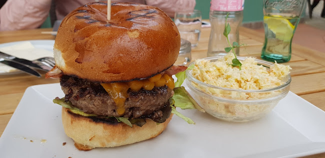 Opinii despre Apáti Étterem, Kávézó în Tihany - Vendéglátás