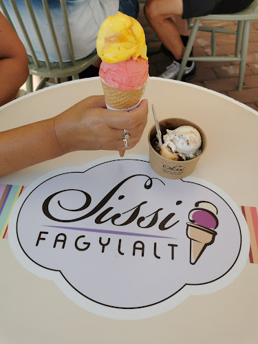 Sissi Fagyizó Veresegyház - Vendéglátás