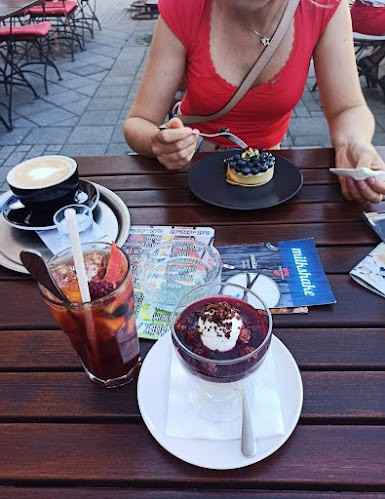 Opinii despre Kis Édes Cukrászda és Kávéház în Szentgotthárd - Vendéglátás