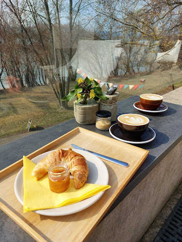 Opinii despre Helyben kávézó în Zebegény - Vendéglátás