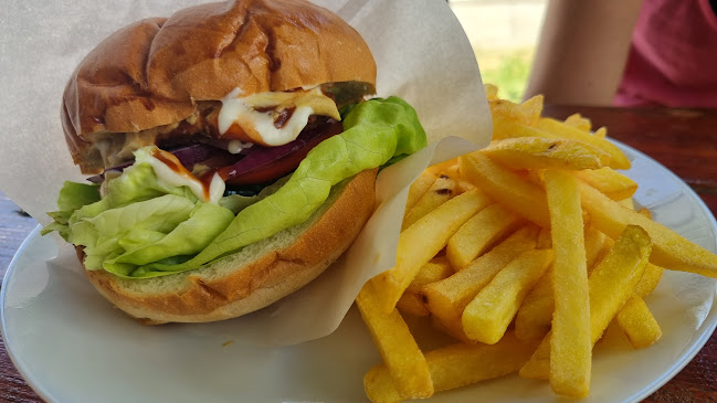 Opinii despre Napsugár büfé în Balatonederics - Vendéglátás