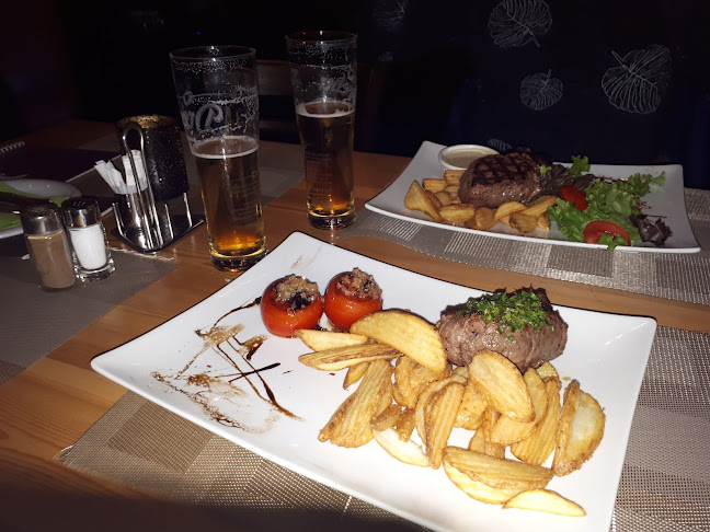 Replay Cafe & Restaurant - Vendéglátás