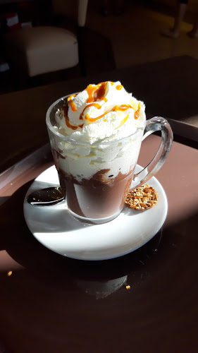 Comentarii opinii despre Wolf Pékség és Cukrászda