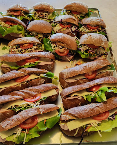 Opinii despre Princz Pékség (Földvár Pékség) în Dunaföldvár - Vendéglátás