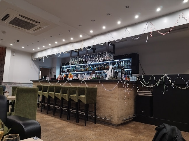 Opinii despre Maarsk Cafe în Dunaújváros - Vendéglátás