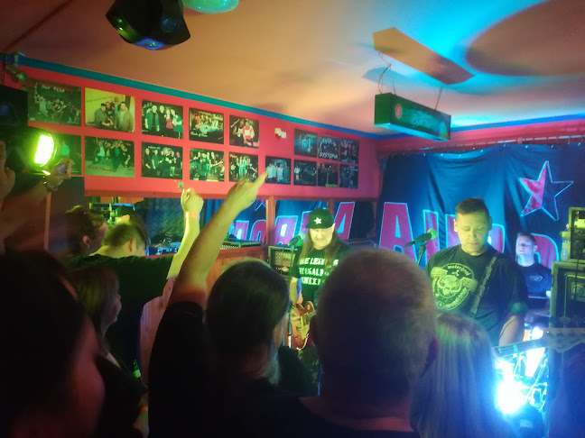 Opinii despre Napközi Music Club & Grillbar în Kalocsa - Vendéglátás