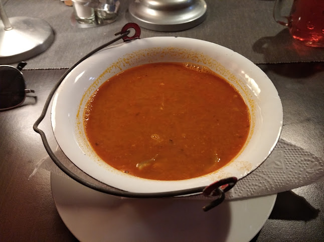 Comentarii opinii despre Bor & Bazsalikom Pizzéria, Étterem