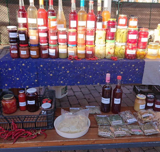 Opinii despre Monostori Piac în Szigetmonostor - Vendéglátás