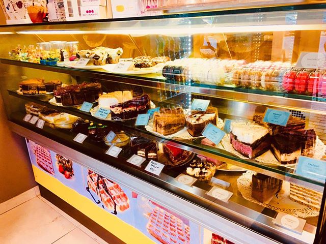 Opinii despre Fragola Angyalföld Cukrászda és Fagylaltozó în Budapest - Vendéglátás