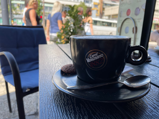 Esztergom, Vörösmarty u. 2, 2500