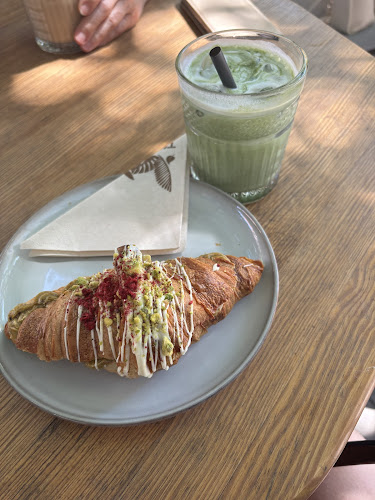 Opinii despre Wellington Coffee & Pie în Debrecen - Vendéglátás