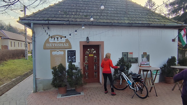 Monarchia Rétesház - Zebegény