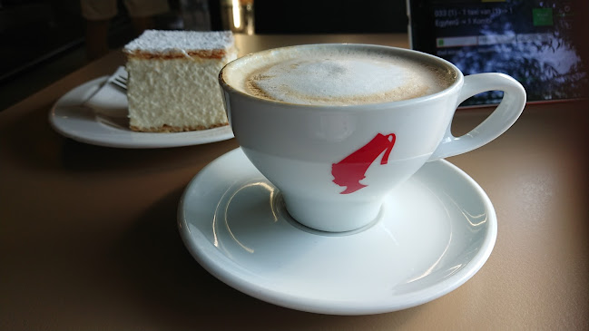 Comentarii opinii despre Cziniel Cukrászda és Találkozóhely