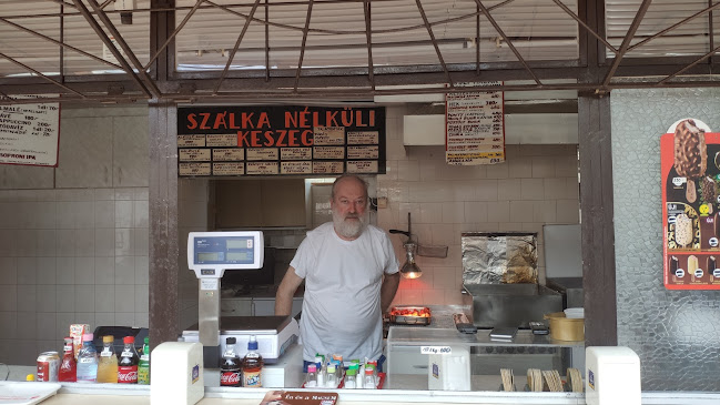 Comentarii opinii despre Halas Karcsi Büféje ( Best fish place at Balaton)