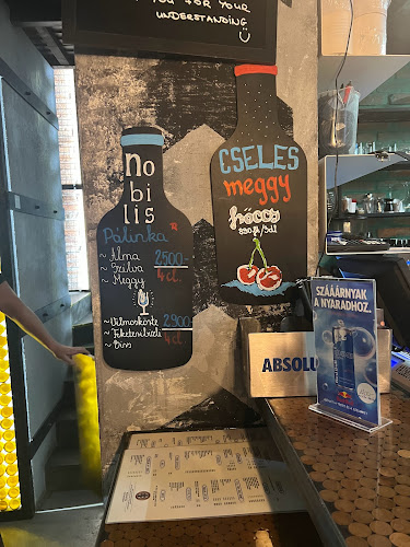 Opinii despre COINBAR în Budapest - Vendéglátás