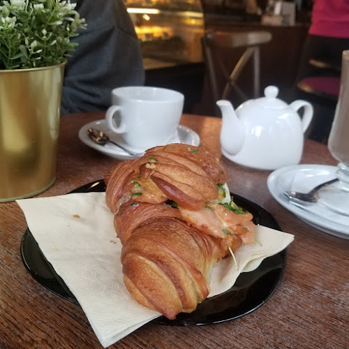 Lisboa Pastry & Bakery - Vendéglátás