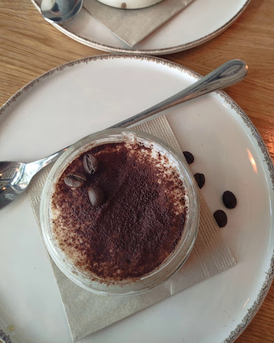 Opinii despre La Piccola Napoli pizzéria în Budapest - Vendéglátás