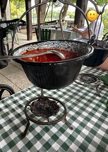 Comentarii opinii despre Szentendrei Határcsárda - étterem