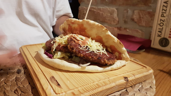 Opinii despre Kalóz Pizza-Grill-Hamburger-Tészta-Gyros în Kulcs - Vendéglátás