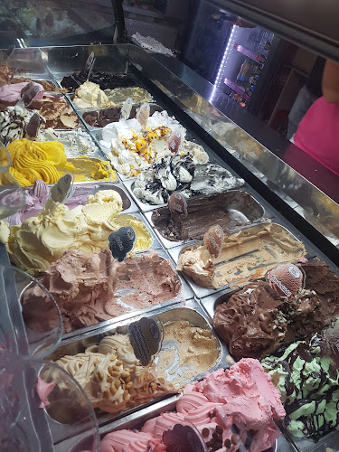 Sarokház Cukrászda - Vendéglátás