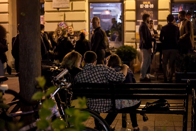 Opinii despre DiVino Wine Bar and Store în Debrecen - Vendéglátás