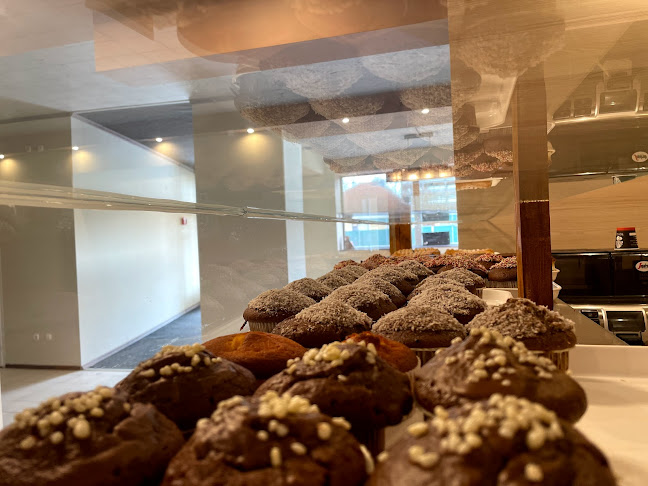 Comentarii opinii despre Martini Friss Pékség