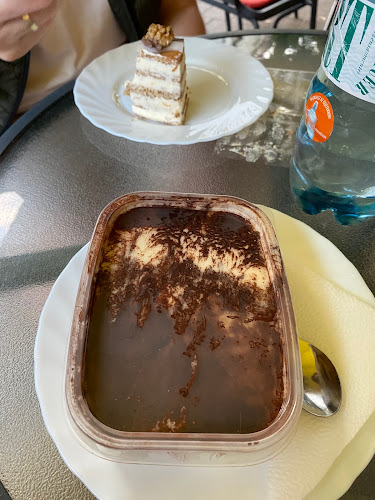 Opinii despre Bödi Cukrászda în Budapest - Vendéglátás