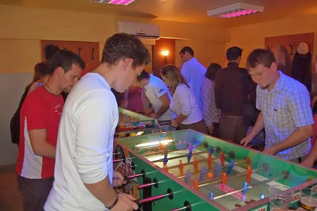 Opinii despre Kinizsi Africafe Klub în Budapest - Vendéglátás