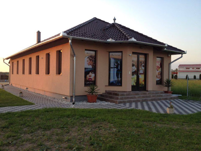 Karamell szépségszalon és kávézó - Tét