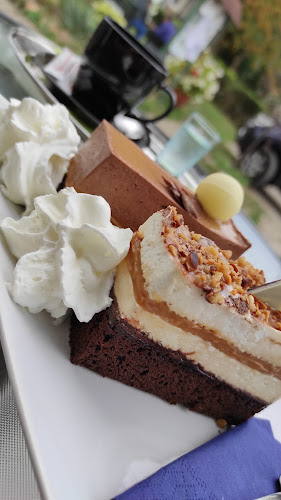 Comentarii opinii despre Melódia Cukrászda