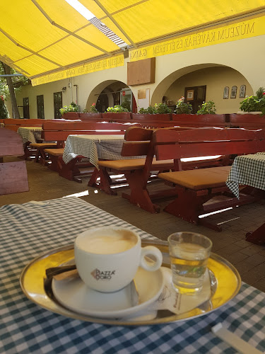 Opinii despre Múzeum Kávéház és Étterem în Balmazújváros - Vendéglátás