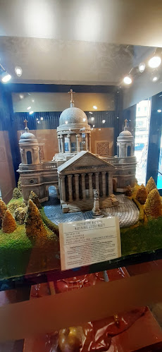 Esztergom, Vörösmarty u. 2, 2500