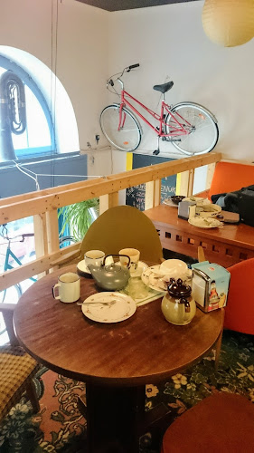 Opinii despre Móka Kávézó în Budapest - Vendéglátás