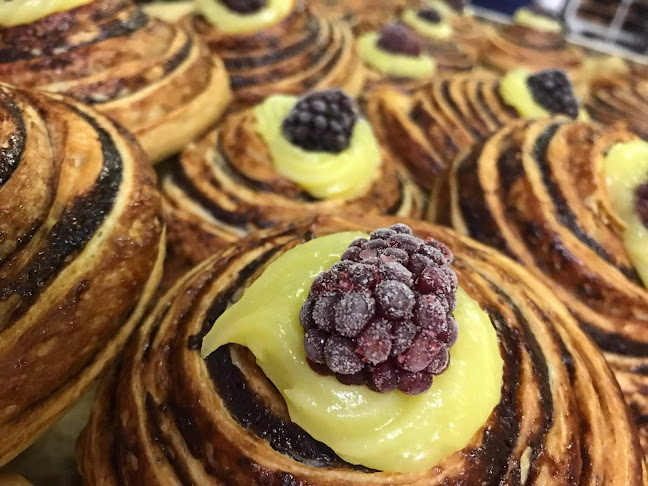 Opinii despre KÉZMŰVES PÉKSÉG SÜTŐÜZEM în Laskod - Vendéglátás