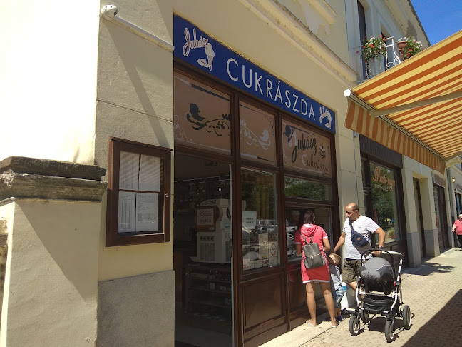 Juhász cukrászda és fagyizó" - Vendéglátás