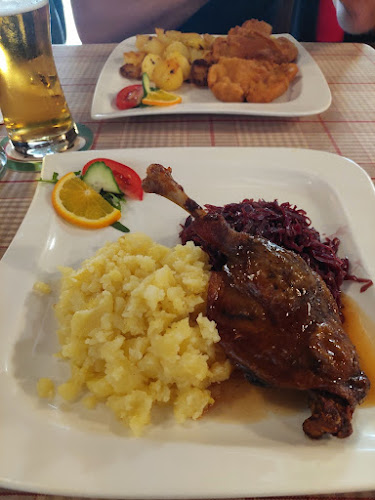 Opinii despre Gulyás udvar Étterem în Tihany - Vendéglátás