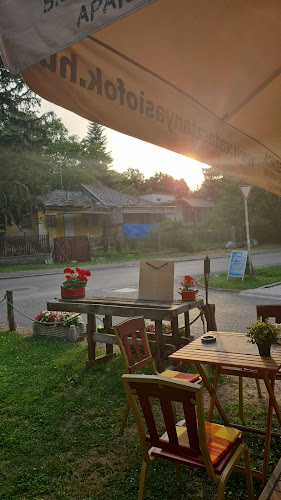 Opinii despre Vadásztanya Bisztró & Borozó, Apartmanok în Siófok - Vendéglátás
