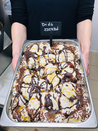 Comentarii opinii despre Annuska fagyizó és cukrászda