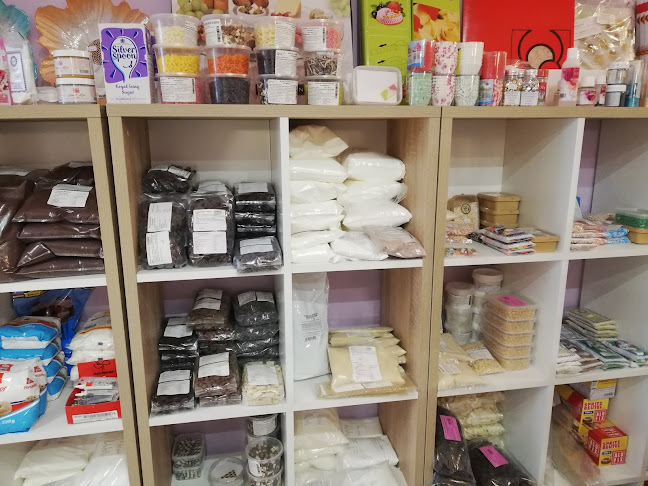 Cegléd Kossuth Ferenc utca 8, Gyarmati udvar 10-számú üzlet, 2700