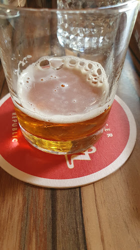 Comentarii opinii despre Szifon Espresso Bár