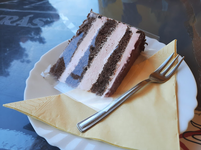 Opinii despre Piramis Cukrászda în Dunaföldvár - Vendéglátás