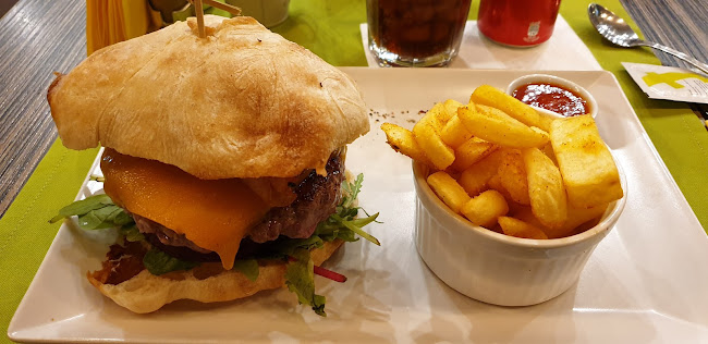 Opinii despre Ring Café Étterem és Burger Bar în Budapest - Vendéglátás