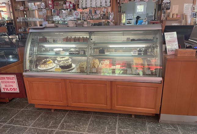 Opinii despre Heitzmann Cukrászda în Sárospatak - Vendéglátás