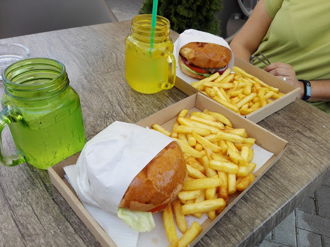 Opinii despre Coffee and Go în Vác - Vendéglátás