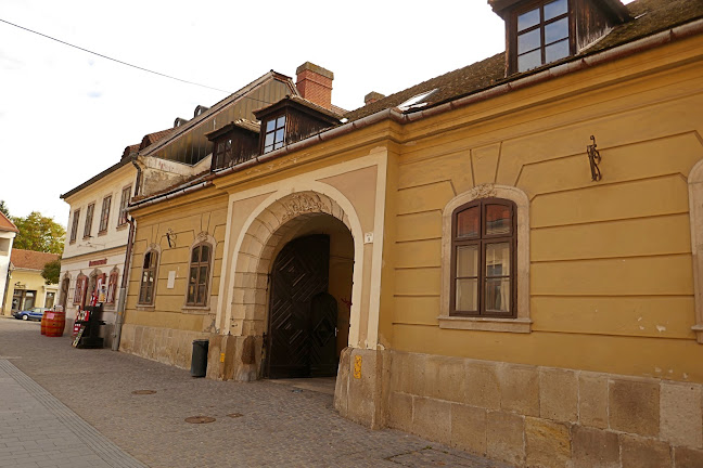 Borkereskedés - Vendéglátás