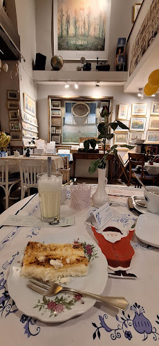 Opinii despre Gross Arnold galéria és kávézó în Budapest - Vendéglátás